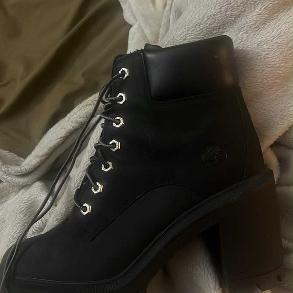 Timberland Black and Yellow Logo - Picture 1 of 10